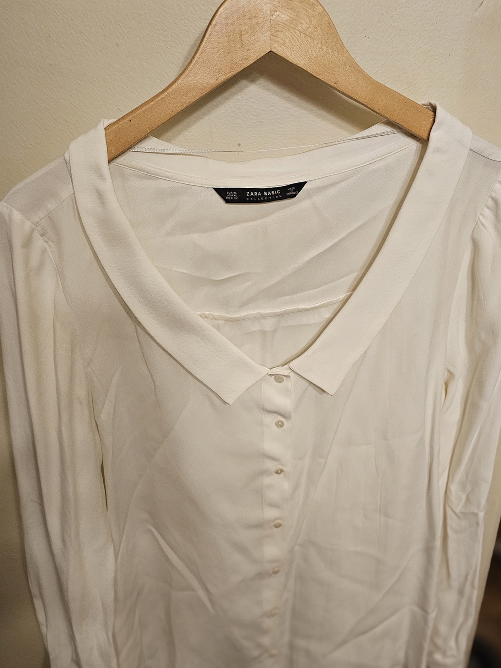 Zara White Button-Front Long Sleeve Blouse with Soft Collar